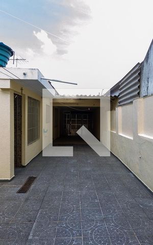 Casa à venda com 224m², 3 quartos e 7 vagas Casa à venda com 224m², 3 quartos e 7 vagasQuintal