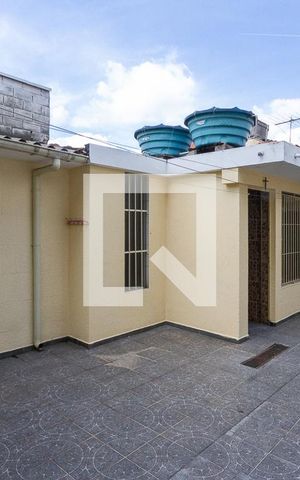 Casa à venda com 224m², 3 quartos e 7 vagas Casa à venda com 224m², 3 quartos e 7 vagasQuintal