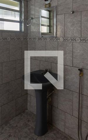 Casa à venda com 224m², 3 quartos e 7 vagas Casa à venda com 224m², 3 quartos e 7 vagasBanheiro