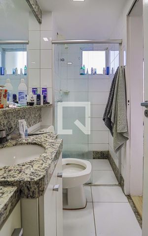 Apartamento à venda com 131m², 3 quartos e 2 vagas1 Andar - Banheiro dos Quarto 1 e 2