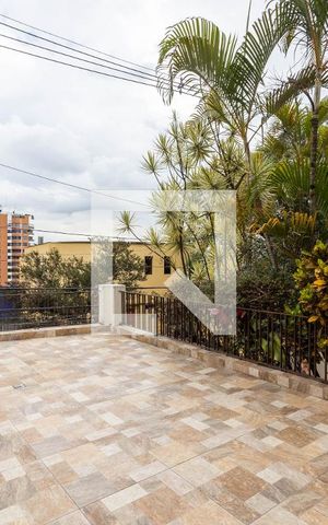 Casa à venda com 200m², 4 quartos e 2 vagasQuintal
