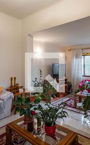 Casa à venda com 200m², 4 quartos e 2 vagasSala
