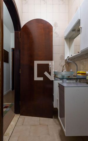 Casa à venda com 200m², 4 quartos e 2 vagasBanheiro 2