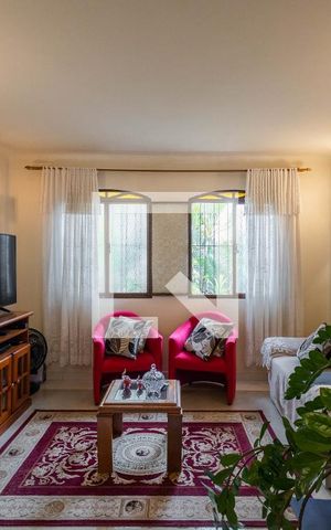 Casa à venda com 200m², 4 quartos e 2 vagasSala