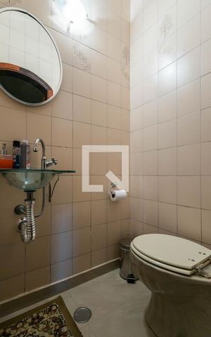 Casa à venda com 200m², 4 quartos e 2 vagasLavabo