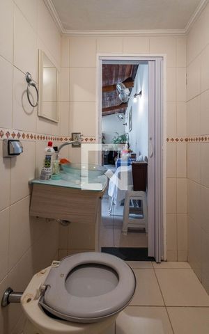 Casa à venda com 200m², 4 quartos e 2 vagasBanheiro 3