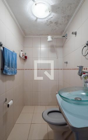 Casa à venda com 200m², 4 quartos e 2 vagasBanheiro 3