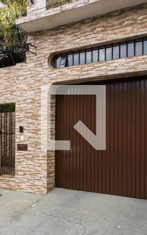Casa à venda com 200m², 4 quartos e 2 vagasFachada