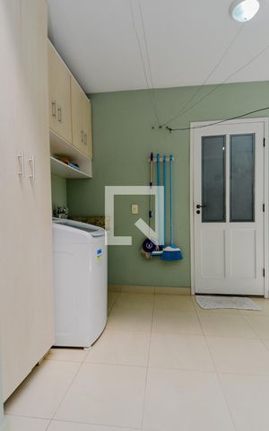 Casa à venda com 190m², 3 quartos e 3 vagasÁrea de Serviço