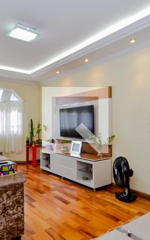 Casa à venda com 190m², 3 quartos e 3 vagasSala