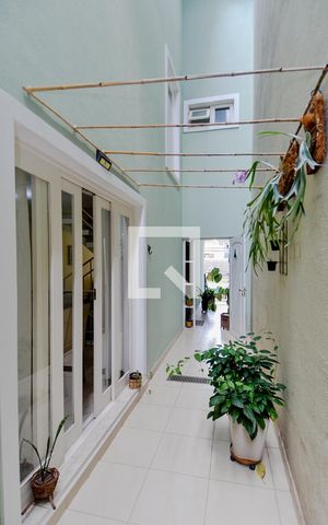 Casa à venda com 190m², 3 quartos e 3 vagasCorredor Lateral 