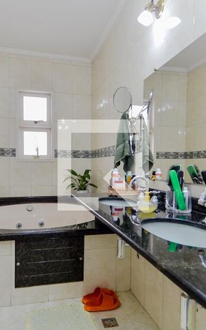 Casa à venda com 190m², 3 quartos e 3 vagasBanheiro da Suíte