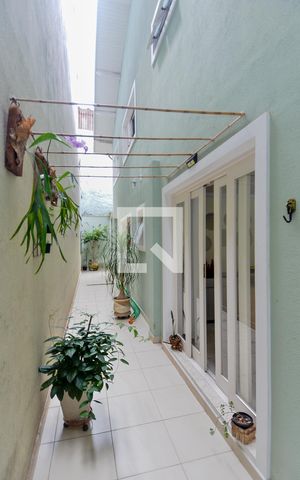 Casa à venda com 190m², 3 quartos e 3 vagasCorredor Lateral 