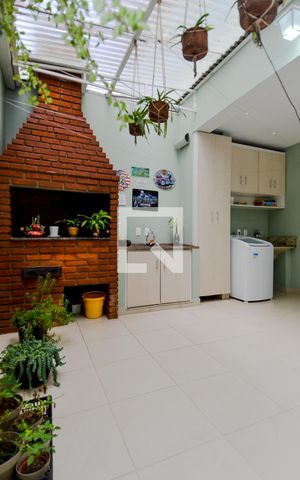 Casa à venda com 190m², 3 quartos e 3 vagasChurrasqueira