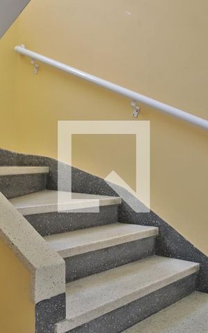 Apartamento para alugar com 73m², 2 quartos e 1 vagaÁrea Comum - Escadas para o Apartamento 
