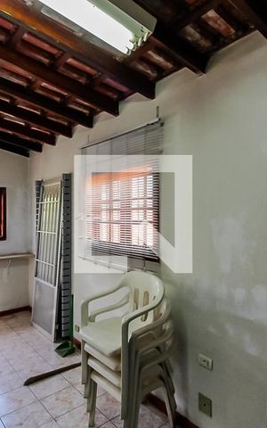 Casa à venda com 178m², 2 quartos e 4 vagas Casa à venda com 178m², 2 quartos e 4 vagasQuarto de Serviço