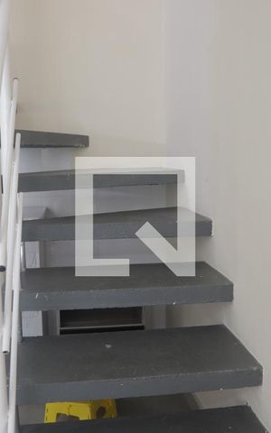 Casa para alugar com 54m², 1 quarto e sem vagaEscada