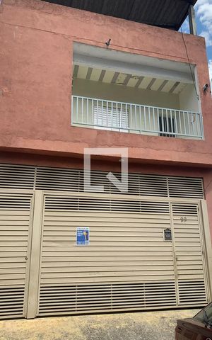 Casa para alugar com 154m², 2 quartos e sem vaga Casa para alugar com 154m², 2 quartos e sem vagaFachada