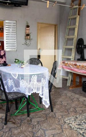 Casa à venda com 350m², 4 quartos e 2 vagas Casa à venda com 350m², 4 quartos e 2 vagasChurrasqueira