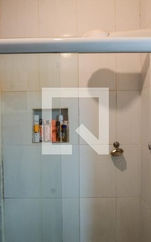 Apartamento à venda com 80m², 2 quartos e 1 vaga Apartamento à venda com 80m², 2 quartos e 1 vagaBanheiro