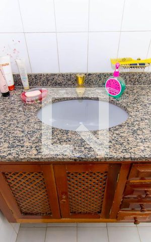 Casa à venda com 288m², 3 quartos e 2 vagas Casa à venda com 288m², 3 quartos e 2 vagasBanheiro da Suíte