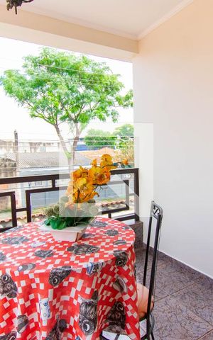 Casa à venda com 288m², 3 quartos e 2 vagas Casa à venda com 288m², 3 quartos e 2 vagasVaranda da Sala de TV