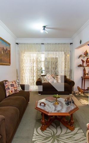 Casa à venda com 288m², 3 quartos e 2 vagas Casa à venda com 288m², 3 quartos e 2 vagasSala
