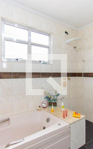 Casa à venda com 288m², 3 quartos e 2 vagas Casa à venda com 288m², 3 quartos e 2 vagasBanheiro 3