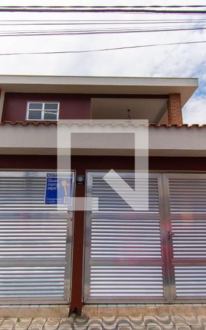 Casa à venda com 288m², 3 quartos e 2 vagas Casa à venda com 288m², 3 quartos e 2 vagasFachada