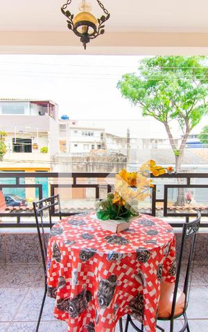 Casa à venda com 288m², 3 quartos e 2 vagas Casa à venda com 288m², 3 quartos e 2 vagasSala de TV