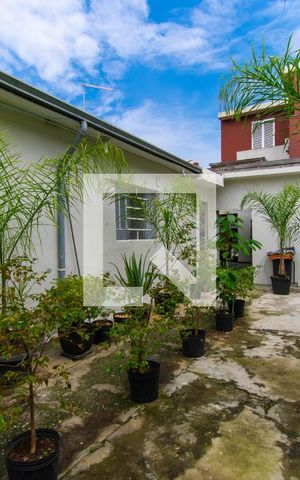 Casa à venda com 288m², 3 quartos e 2 vagas Casa à venda com 288m², 3 quartos e 2 vagasQuintal
