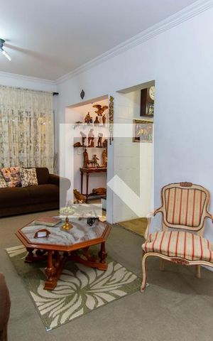 Casa à venda com 288m², 3 quartos e 2 vagas Casa à venda com 288m², 3 quartos e 2 vagasSala
