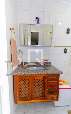 Casa à venda com 288m², 3 quartos e 2 vagas Casa à venda com 288m², 3 quartos e 2 vagasBanheiro da Suíte