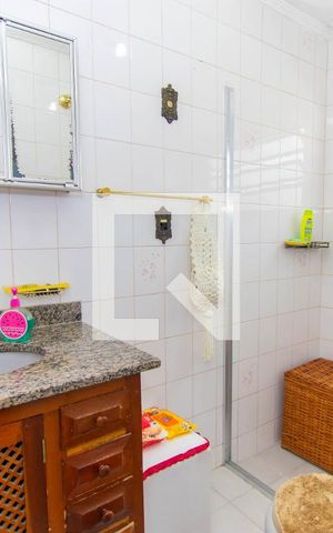 Casa à venda com 288m², 3 quartos e 2 vagas Casa à venda com 288m², 3 quartos e 2 vagasBanheiro da Suíte