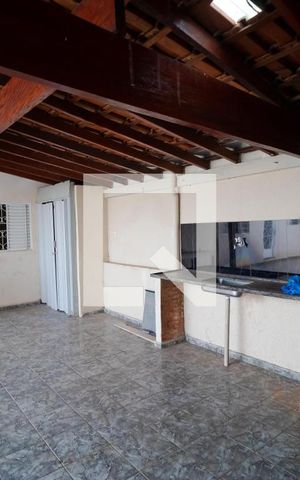 Casa à venda com 190m², 3 quartos e 8 vagas Casa à venda com 190m², 3 quartos e 8 vagasChurrasqueira