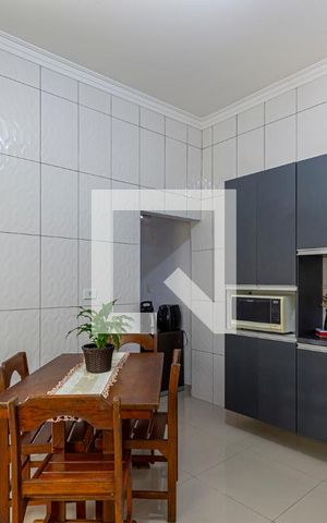 Casa à venda com 200m², 2 quartos e 2 vagas Casa à venda com 200m², 2 quartos e 2 vagasCozinha
