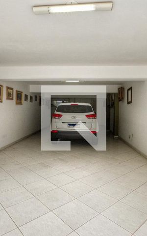 Casa de condomínio à venda com 260m², 4 quartos e 4 vagas Casa de condomínio à venda com 260m², 4 quartos e 4 vagasGaragem