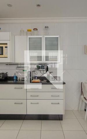 Casa de condomínio à venda com 260m², 4 quartos e 4 vagas Casa de condomínio à venda com 260m², 4 quartos e 4 vagasCozinha