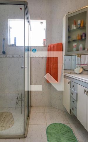Casa de condomínio à venda com 260m², 4 quartos e 4 vagas Casa de condomínio à venda com 260m², 4 quartos e 4 vagasQuarto 1 - Suíte