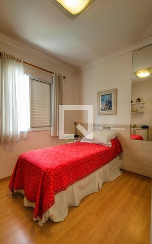 Casa de condomínio à venda com 260m², 4 quartos e 4 vagas Casa de condomínio à venda com 260m², 4 quartos e 4 vagasQuarto 2