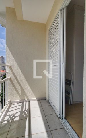 Casa de condomínio à venda com 260m², 4 quartos e 4 vagas Casa de condomínio à venda com 260m², 4 quartos e 4 vagasQuarto 1 - Varanda