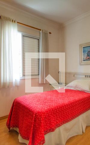 Casa de condomínio à venda com 260m², 4 quartos e 4 vagas Casa de condomínio à venda com 260m², 4 quartos e 4 vagasQuarto 2