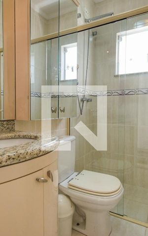 Casa de condomínio à venda com 260m², 4 quartos e 4 vagas Casa de condomínio à venda com 260m², 4 quartos e 4 vagasBanheiro