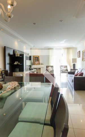 Casa de condomínio à venda com 260m², 4 quartos e 4 vagas Casa de condomínio à venda com 260m², 4 quartos e 4 vagasSala de Jantar