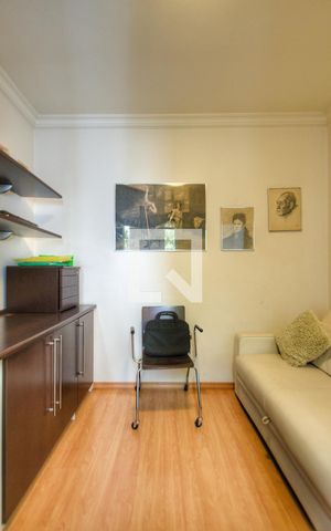 Casa de condomínio à venda com 260m², 4 quartos e 4 vagas Casa de condomínio à venda com 260m², 4 quartos e 4 vagasEscritório