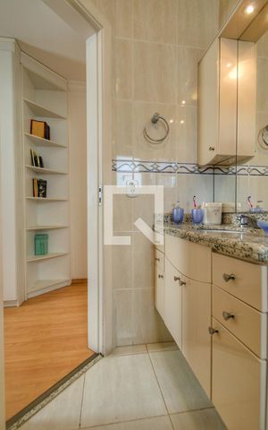Casa de condomínio à venda com 260m², 4 quartos e 4 vagas Casa de condomínio à venda com 260m², 4 quartos e 4 vagasQuarto 3 - Suíte