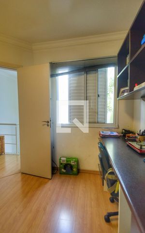 Casa de condomínio à venda com 260m², 4 quartos e 4 vagas Casa de condomínio à venda com 260m², 4 quartos e 4 vagasEscritório