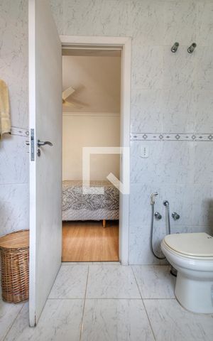 Casa de condomínio à venda com 260m², 4 quartos e 4 vagas Casa de condomínio à venda com 260m², 4 quartos e 4 vagasQuarto 1 - Suíte