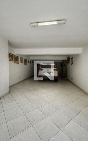 Casa de condomínio à venda com 260m², 4 quartos e 4 vagas Casa de condomínio à venda com 260m², 4 quartos e 4 vagasGaragem