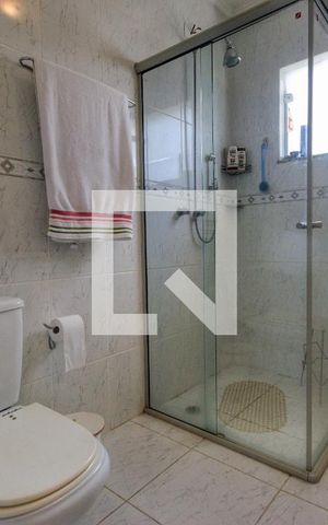 Casa de condomínio à venda com 260m², 4 quartos e 4 vagas Casa de condomínio à venda com 260m², 4 quartos e 4 vagasQuarto 1 - Suíte
